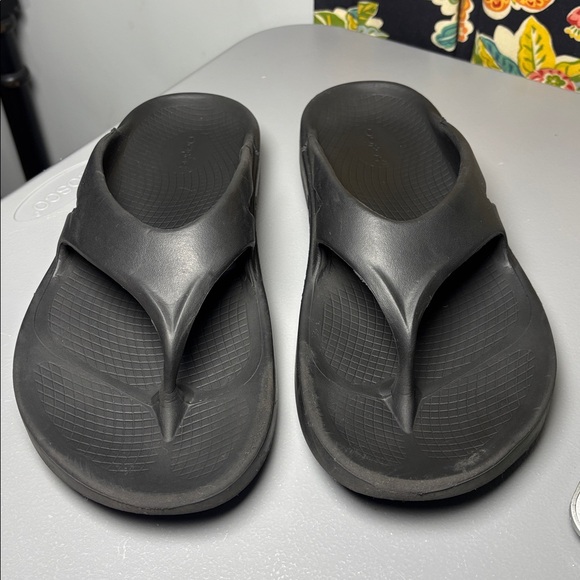 OOFOS Women OOriginal Post Run Black Sport Recovery Thong Sandal Size 44 US 11 main image 6